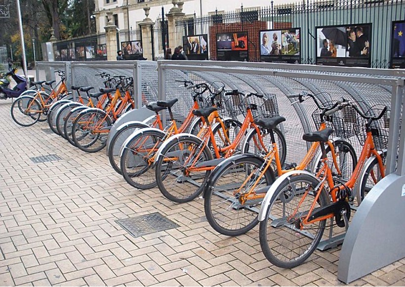 Bicicletas Aparcadas en Vitoria, Paseo de la Florida (Zarateman, 2017)